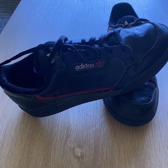 ❤️SOLD❤️ Adidas Classic Lace Up Shoes Black/ Red Leather US 6 Pre Owned EC - Picture 3 of 8